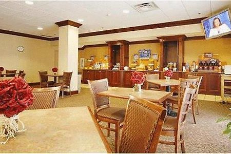 Holiday Inn Express Waterbury Restoran gambar